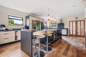 Kitchen Diner- click for photo gallery